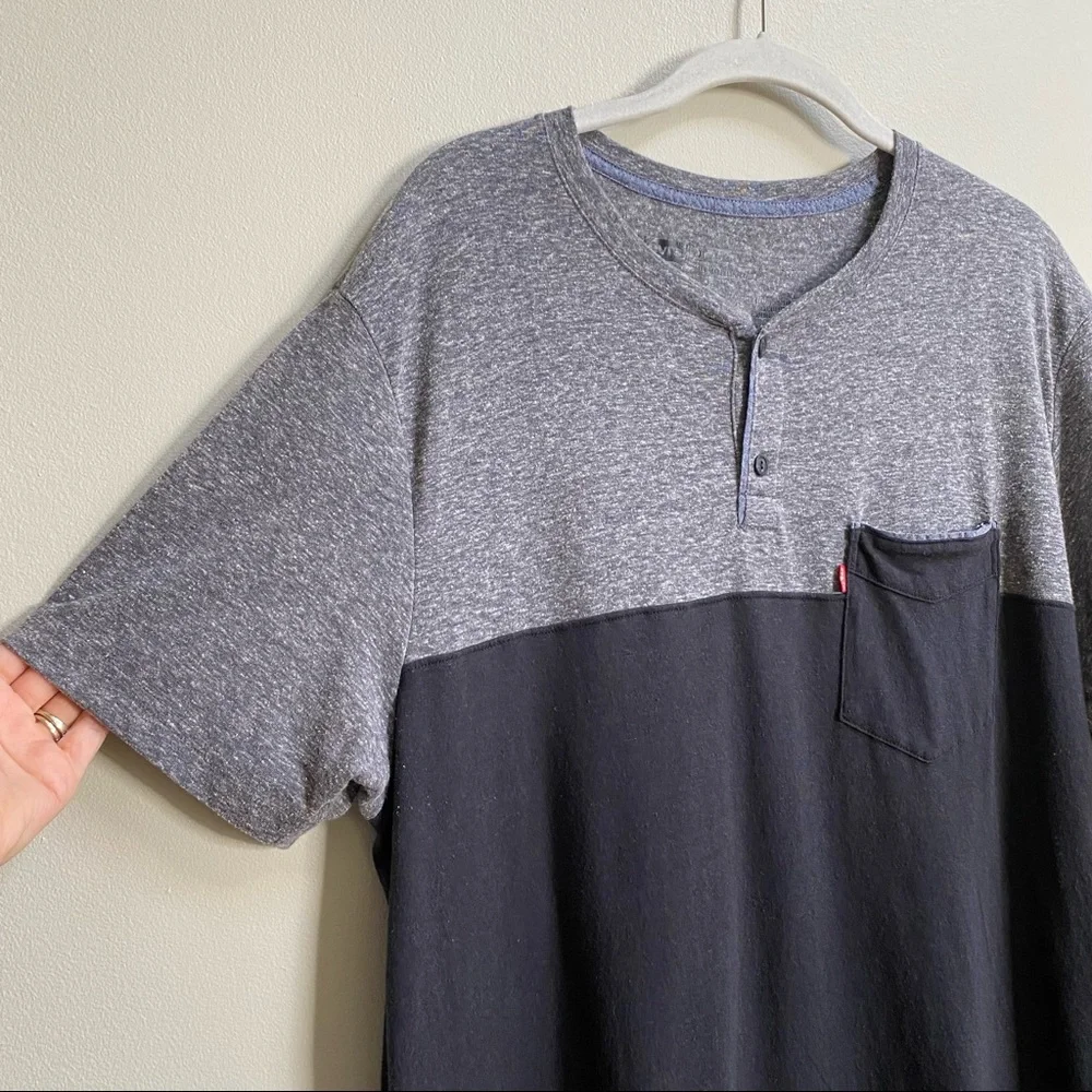 Men's Levi's Heather Grey & Black Single Pocket Henley T-Shirt Size XL